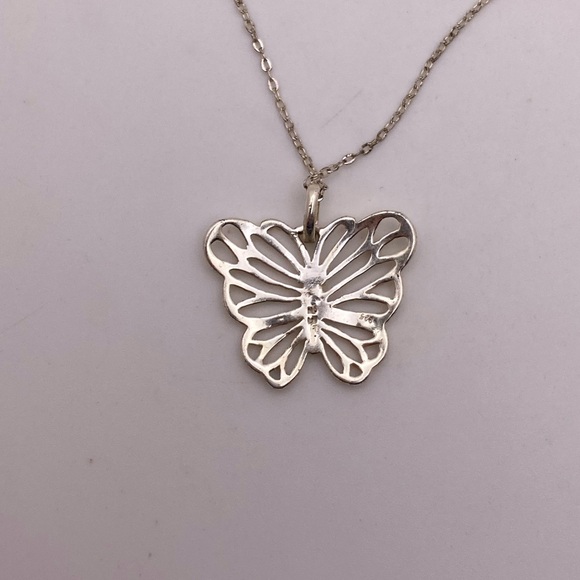 Sterling chain butterfly pendant - Picture 2 of 4